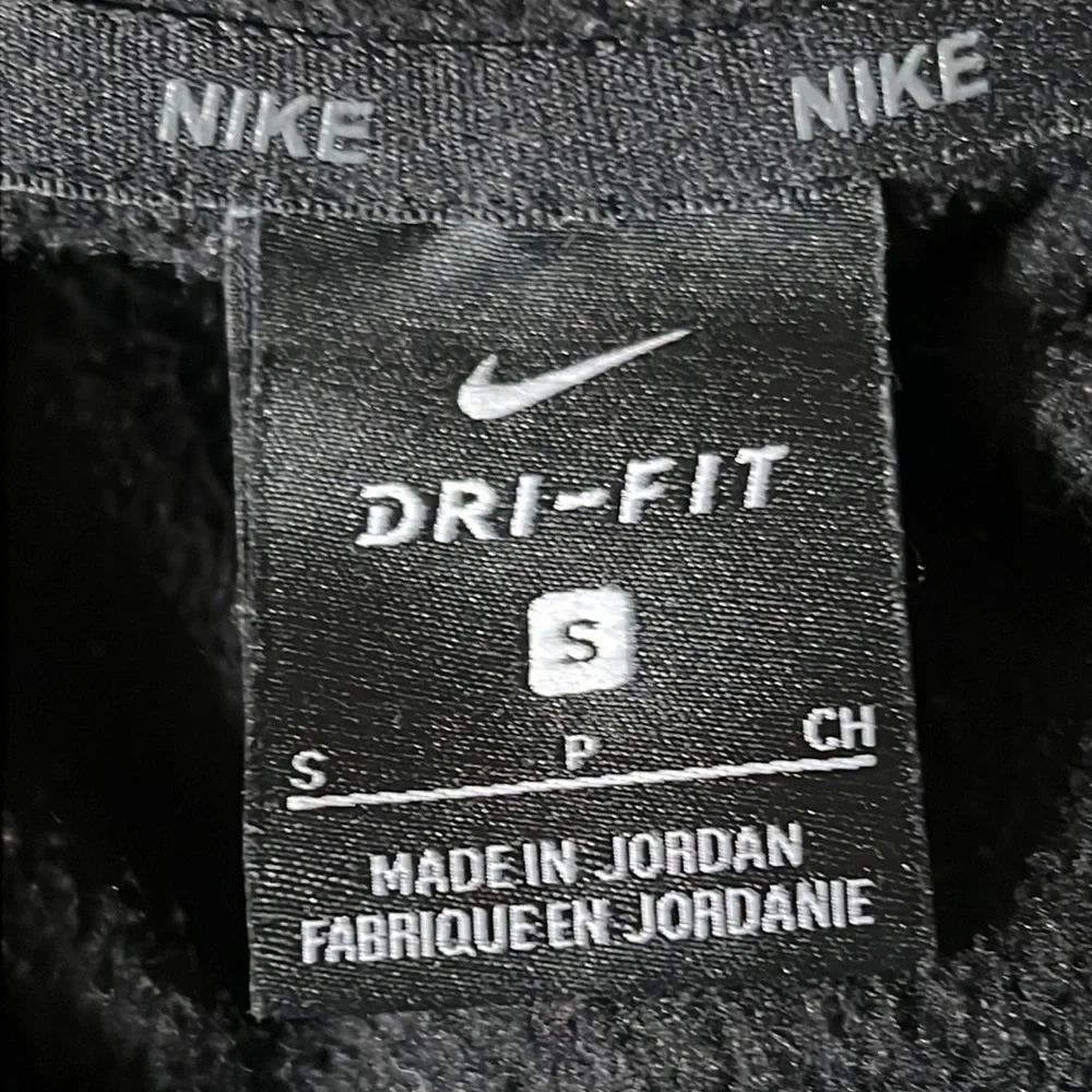 Nike Dry Fit Pocket  Hoodie Small
